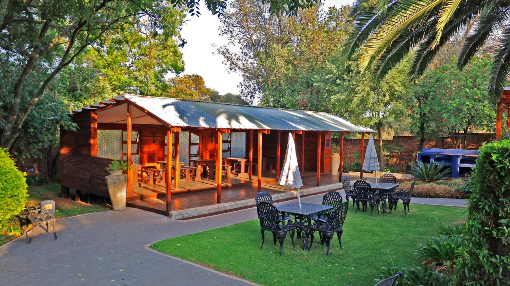 Qurtuba Hotel And Spa Sandown Экстерьер фото