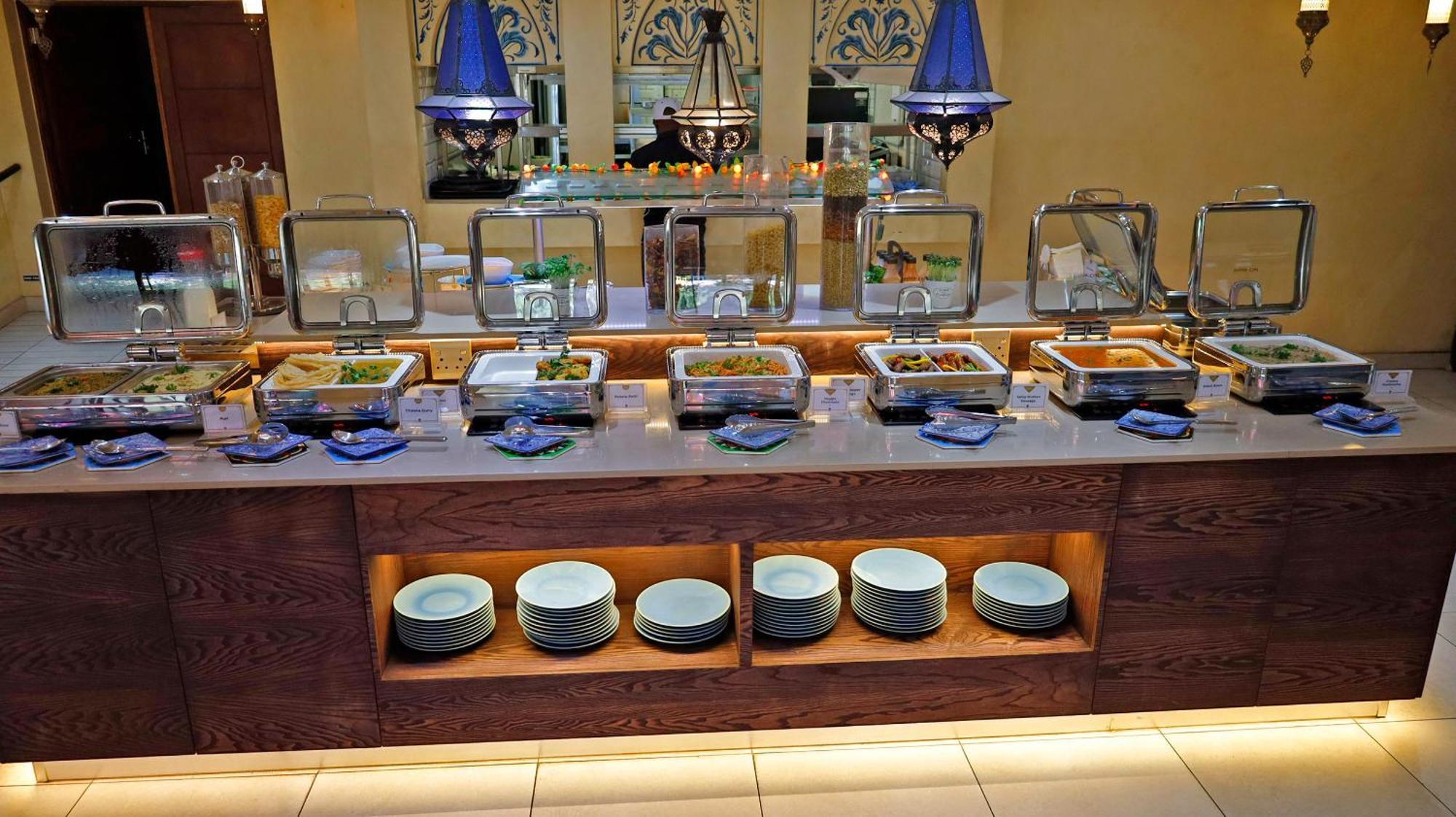 Qurtuba Hotel And Spa Sandown Экстерьер фото